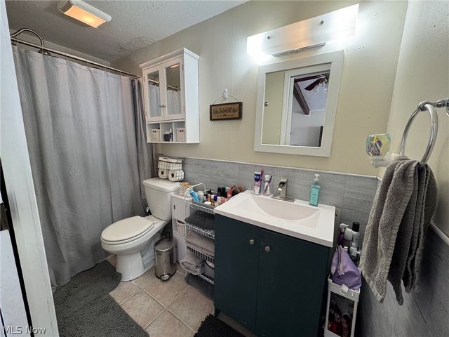 33661 Kenilworth Road, Eastlake, OH 44095