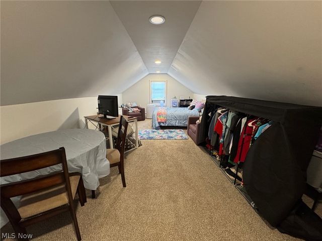 33661 Kenilworth Road, Eastlake, OH 44095