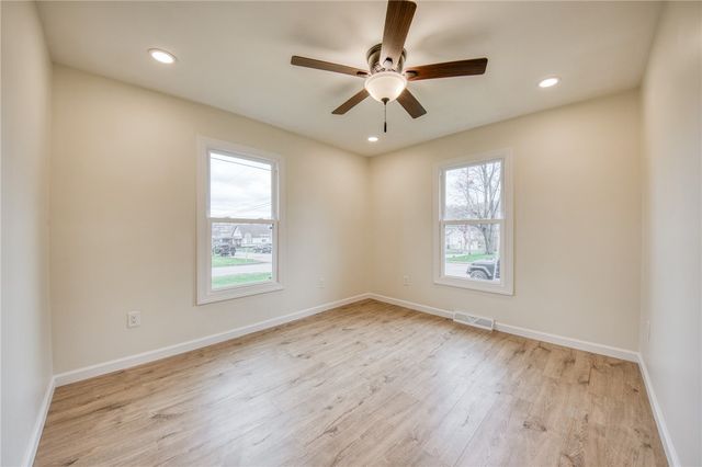 319 Mckim St, Zelienople Boro, PA 16063