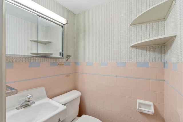 809 W Edgewater Street, Portage, WI 53901
