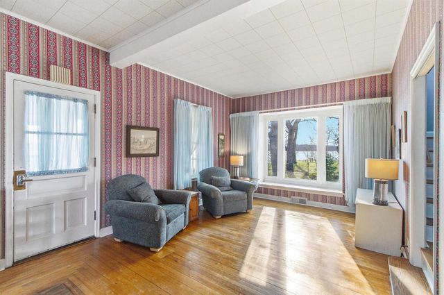 809 W Edgewater Street, Portage, WI 53901