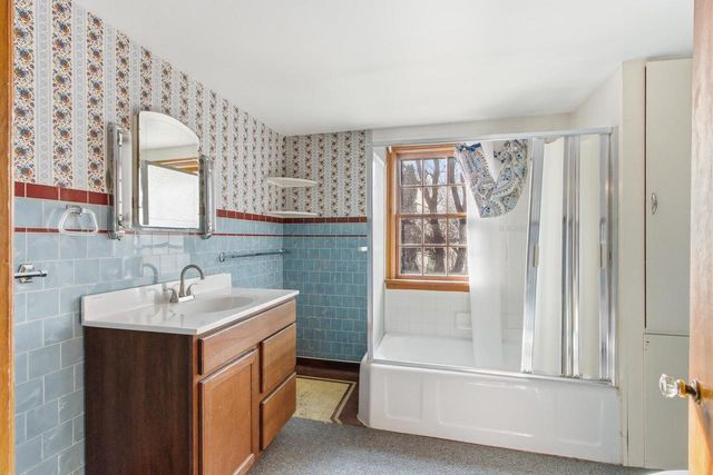 809 W Edgewater Street, Portage, WI 53901