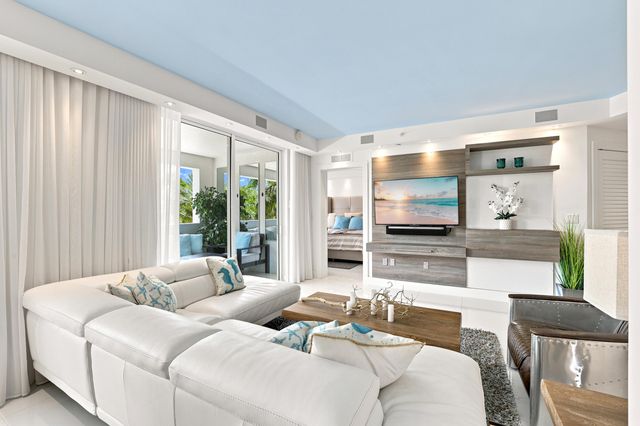 17100 N BAY Road 1401, Sunny Isles Beach, FL 33160