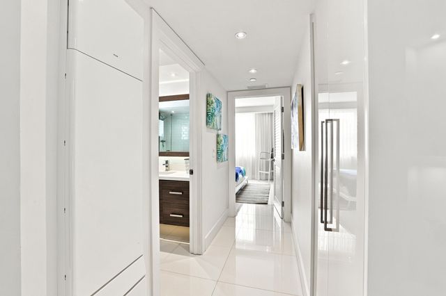 17100 N BAY Road 1401, Sunny Isles Beach, FL 33160