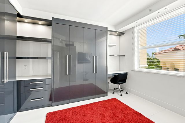 17100 N BAY Road 1401, Sunny Isles Beach, FL 33160