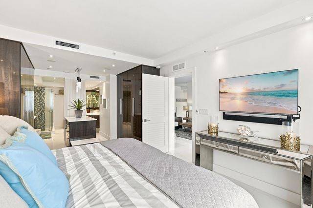 17100 N BAY Road 1401, Sunny Isles Beach, FL 33160