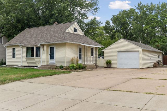 6 Pine Drive, Circle Pines, MN 55014