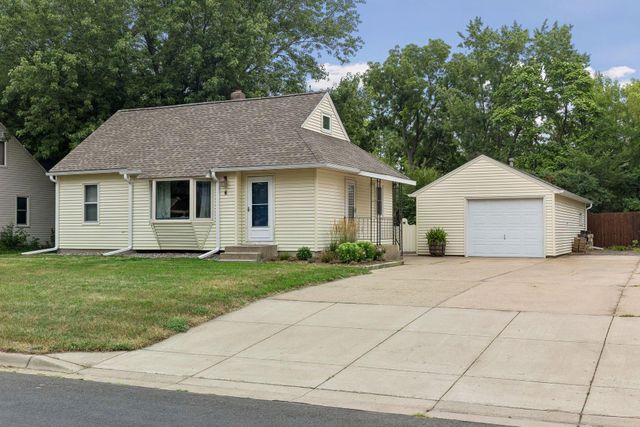6 Pine Drive, Circle Pines, MN 55014
