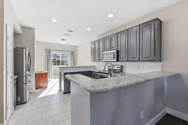 2094 Montclair Lane, Lewisville, TX 75067