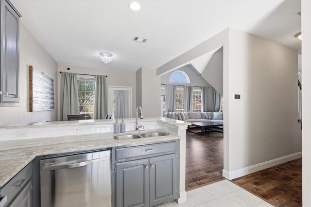 2094 Montclair Lane, Lewisville, TX 75067