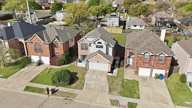 2094 Montclair Lane, Lewisville, TX 75067