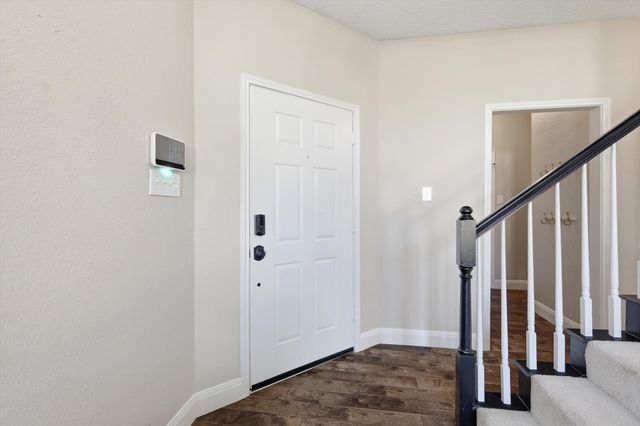 2094 Montclair Lane, Lewisville, TX 75067