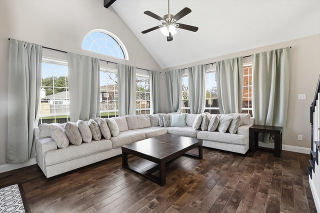 2094 Montclair Lane, Lewisville, TX 75067