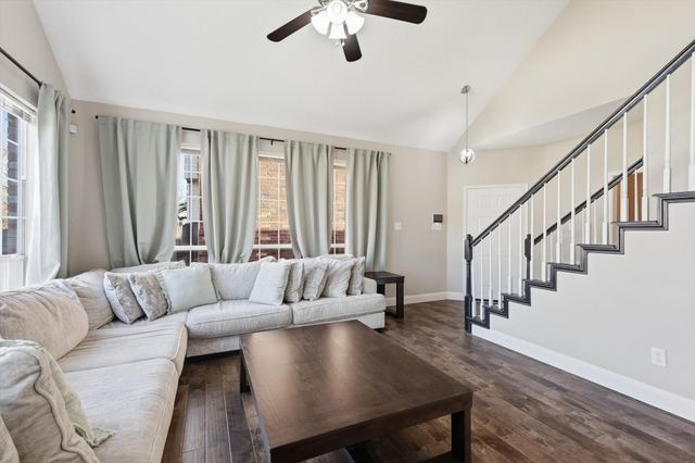 2094 Montclair Lane, Lewisville, TX 75067