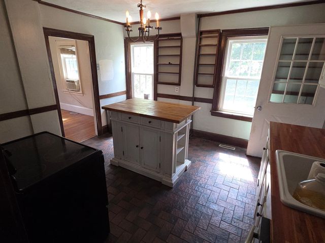 908 Hancock St., Abington, MA 02351