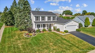 312 Wooded Knoll Drive, Cary, IL 60013