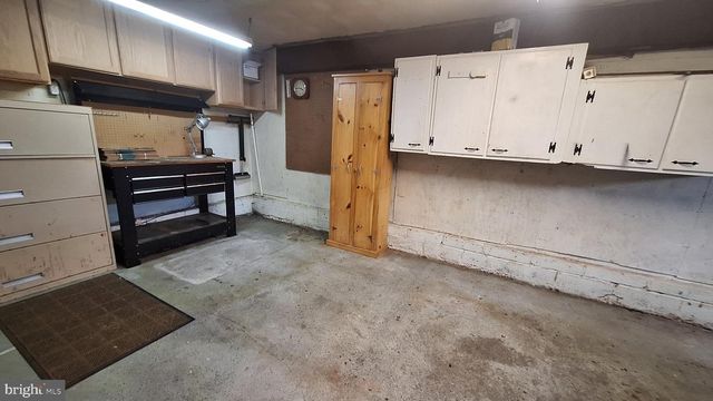 925 ROBERTS RD, Warminster, PA 18974