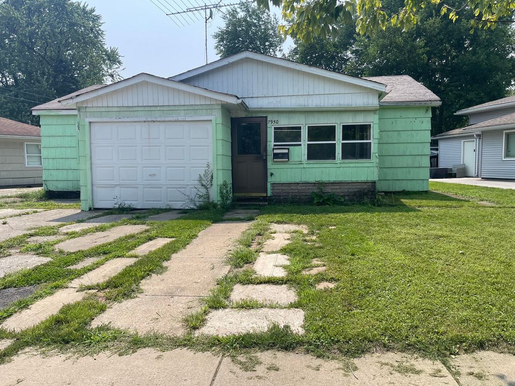 7950 S White Oak Lane, Hammond, IN 46324
