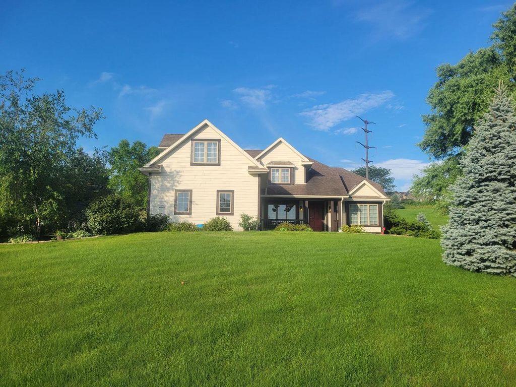 N15W29972 Brookstone CIRCLE, Pewaukee, WI 53072