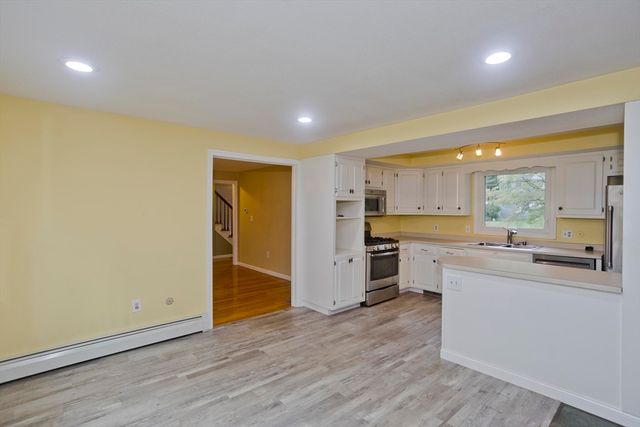236 Forest Glen, West Springfield, MA 01089