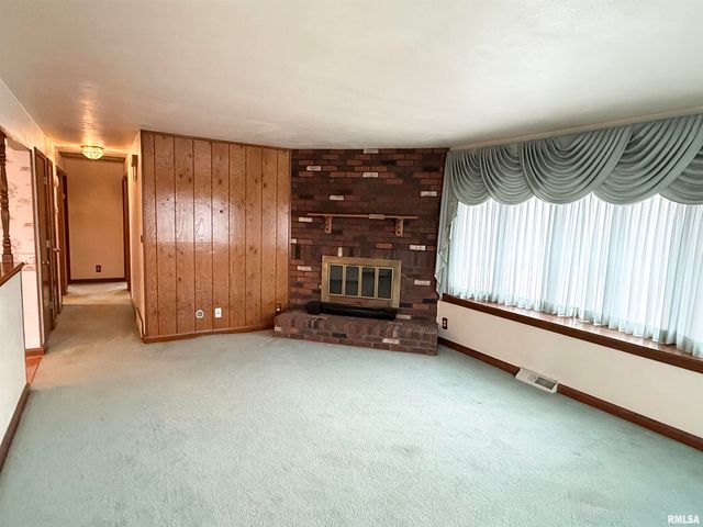 3611 N AVALON Place, Peoria, IL 61604