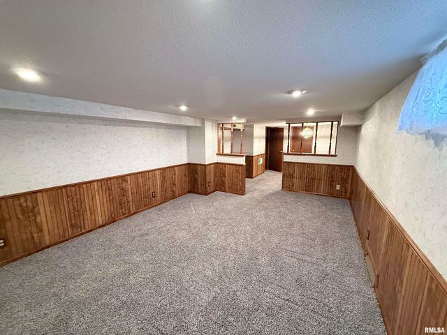 3611 N AVALON Place, Peoria, IL 61604