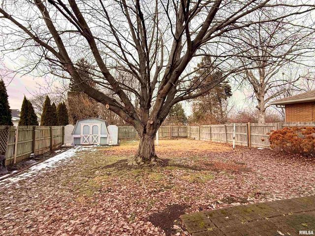 3611 N AVALON Place, Peoria, IL 61604