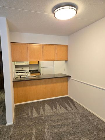 6710 Vernon Avenue S 209, Edina, MN 55436