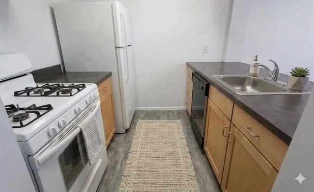 6710 Vernon Avenue S 209, Edina, MN 55436