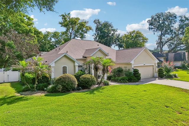 19323 PARK PLACE BOULEVARD, Eustis, FL 32736