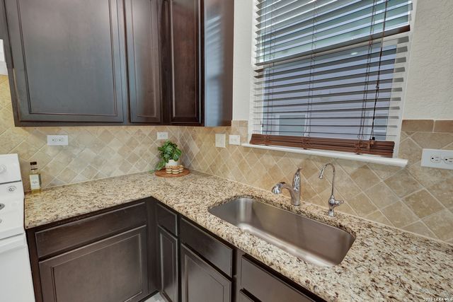 4272 GALE MDWS, New Braunfels, TX 78130
