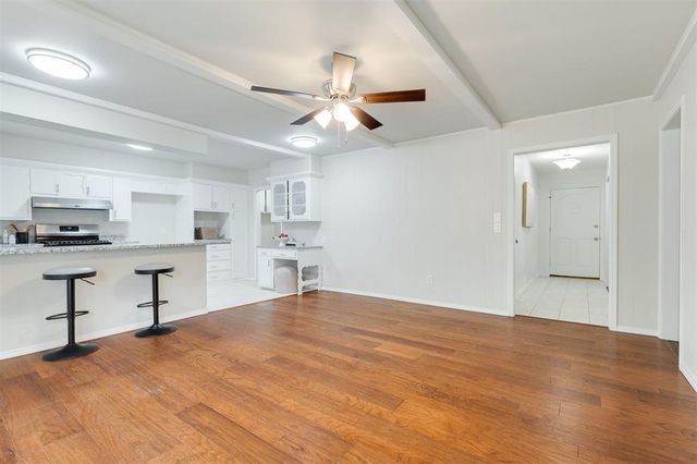 10237 Stoneham Avenue, Oklahoma City, OK 73120