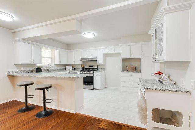 10237 Stoneham Avenue, Oklahoma City, OK 73120