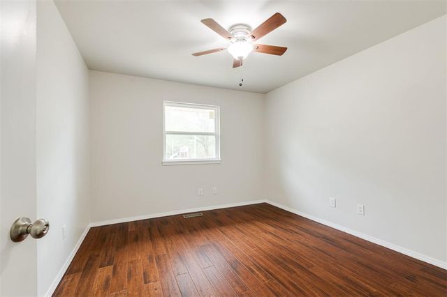 10237 Stoneham Avenue, Oklahoma City, OK 73120