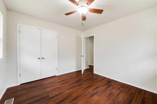 10237 Stoneham Avenue, Oklahoma City, OK 73120