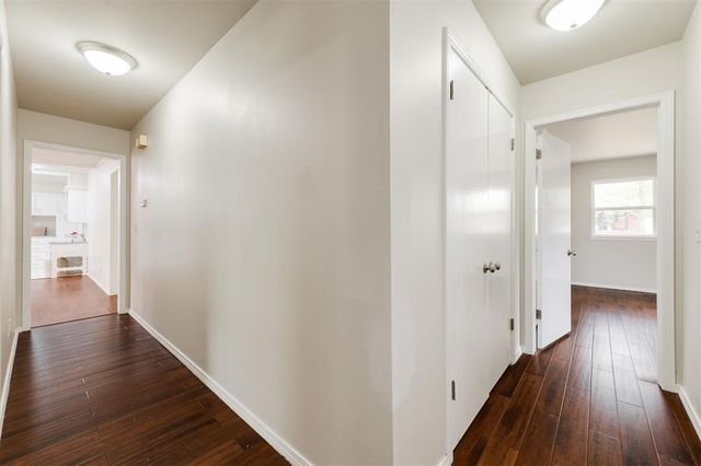 10237 Stoneham Avenue, Oklahoma City, OK 73120