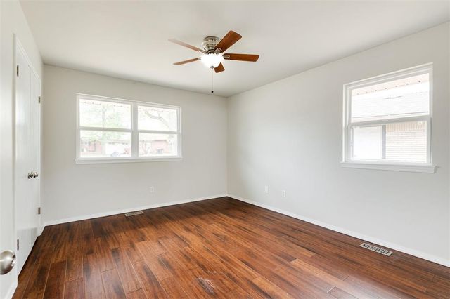 10237 Stoneham Avenue, Oklahoma City, OK 73120