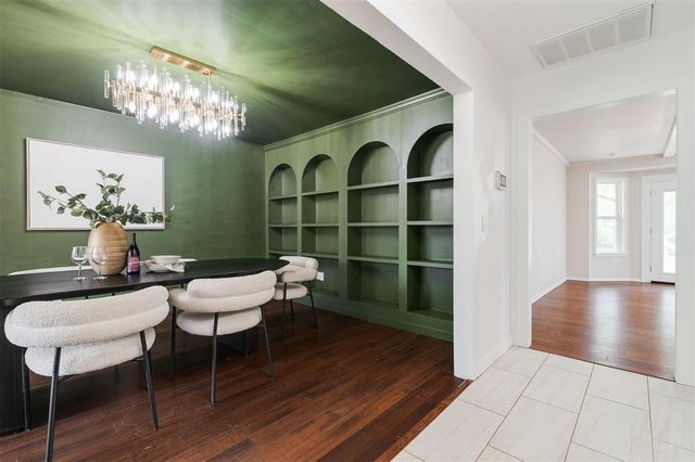 10237 Stoneham Avenue, Oklahoma City, OK 73120