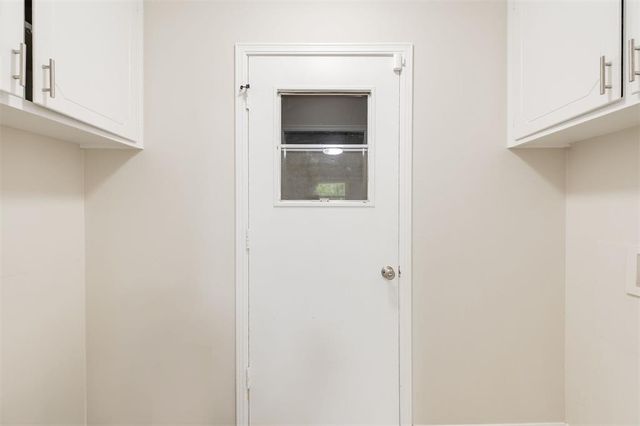 10237 Stoneham Avenue, Oklahoma City, OK 73120