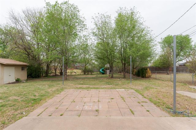 10237 Stoneham Avenue, Oklahoma City, OK 73120