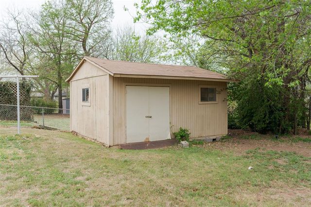 10237 Stoneham Avenue, Oklahoma City, OK 73120