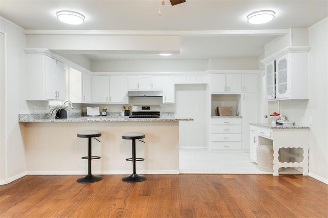 10237 Stoneham Avenue, Oklahoma City, OK 73120