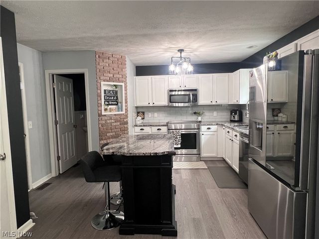 10523 Herrington Drive, Aurora, OH 44202