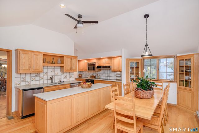 6 Brinsmade Lane, Sherman, CT 06784