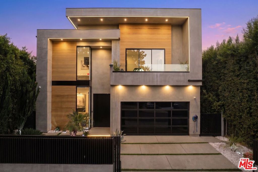 Image 1 of property listing at 828 N Gardner Street, Los Angeles, CA 90046