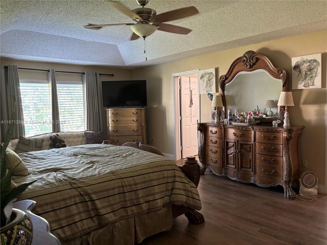 2267 SW Haycraft Cir, Port St. Lucie, FL 34953