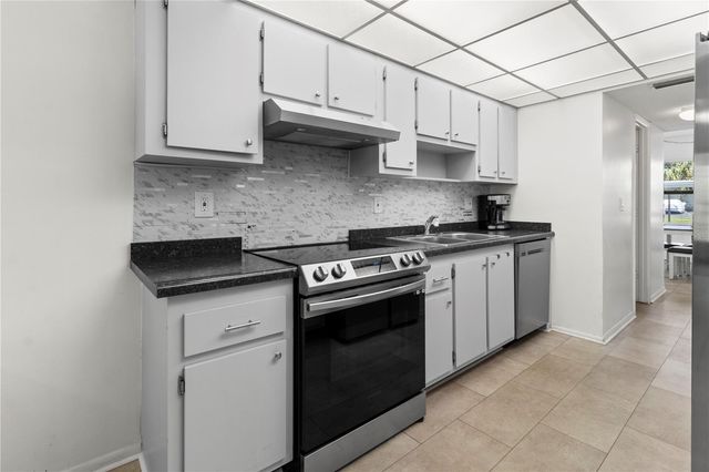 305 W 30TH AVENUE W A110, Bradenton, FL 34205