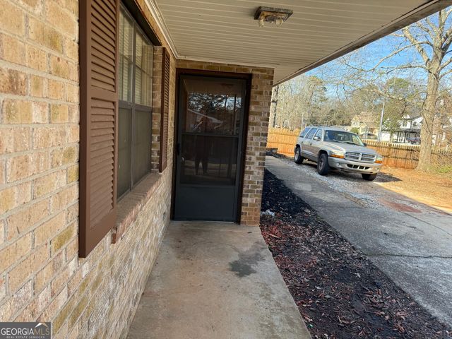 1085 Eastview Road NE, Conyers, GA 30012