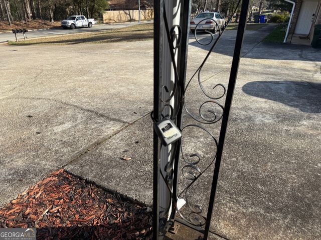 1085 Eastview Road NE, Conyers, GA 30012