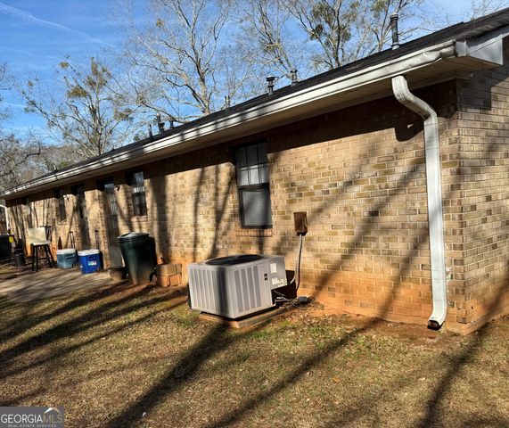 1085 Eastview Road NE, Conyers, GA 30012